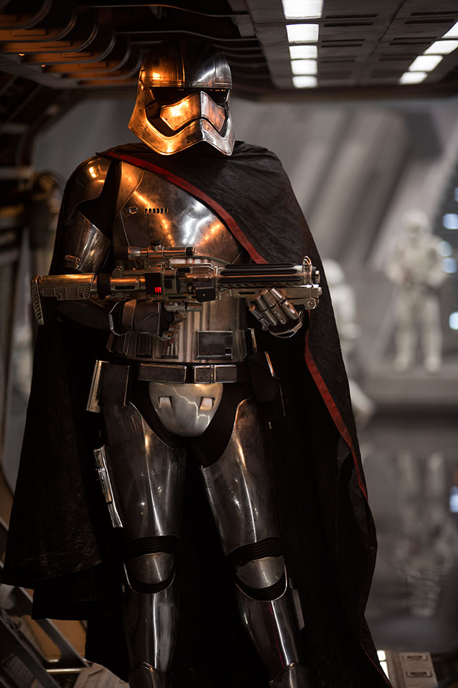 captain-phasma-armor.jpg